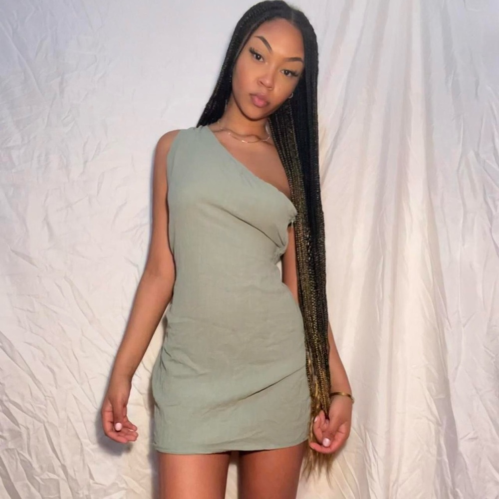 Green one shoulder short dress size M